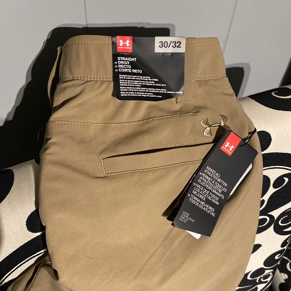 New Under Armour Straight Leg Loose Golf 30/32 NWT originally 79.99